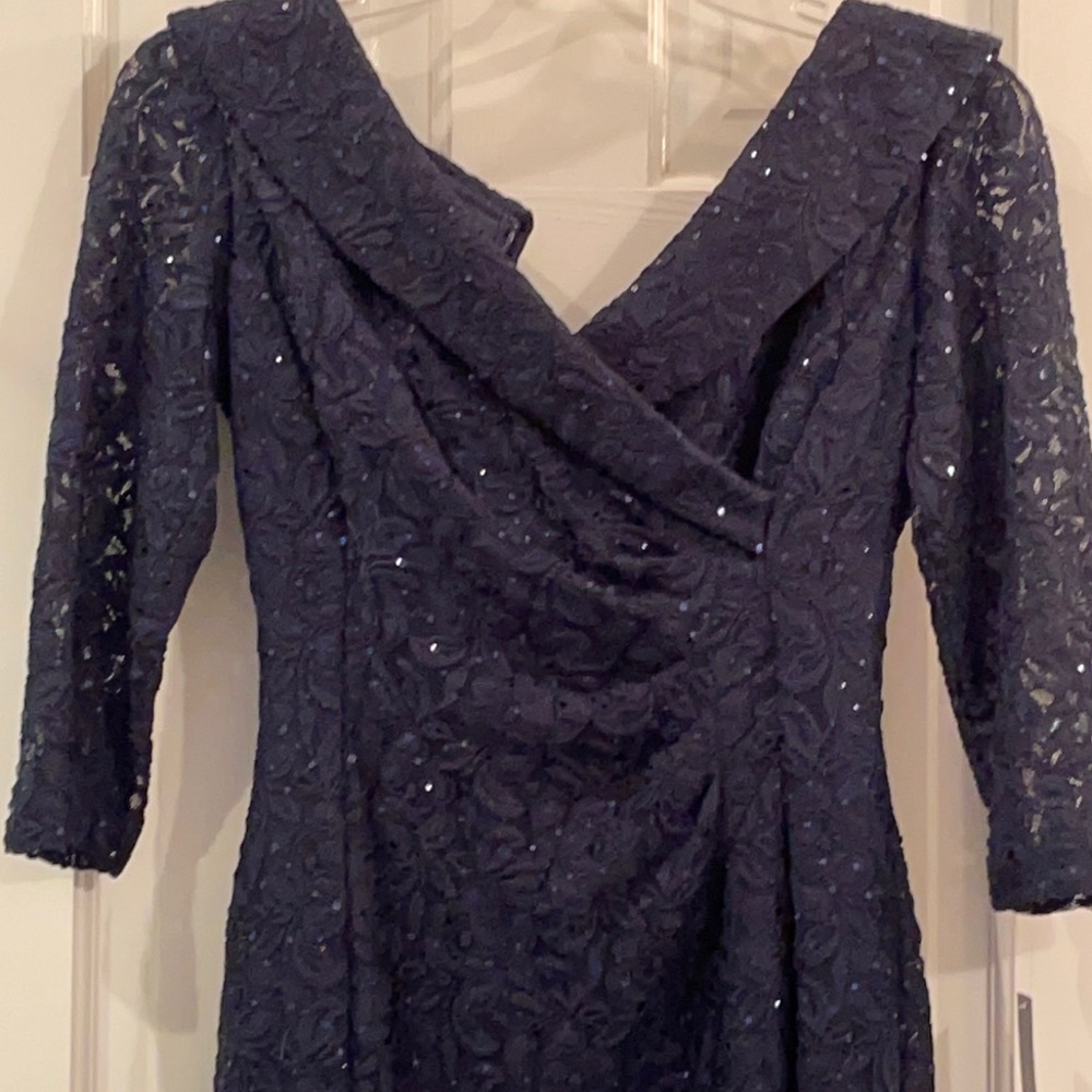 Brand new never worn 2p Tahari dress